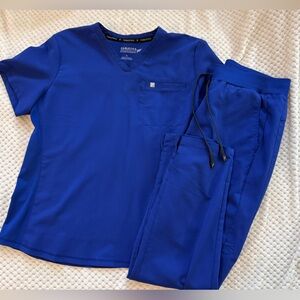 Women’s Fabletics scrub set